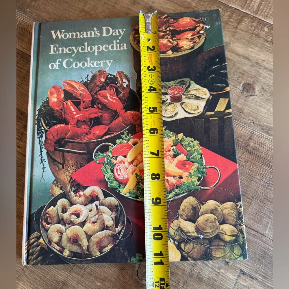 Woman's Day 1979 Encyclopedia of Cookery Cookbook. Volume 2. Vintage. 11”x9”